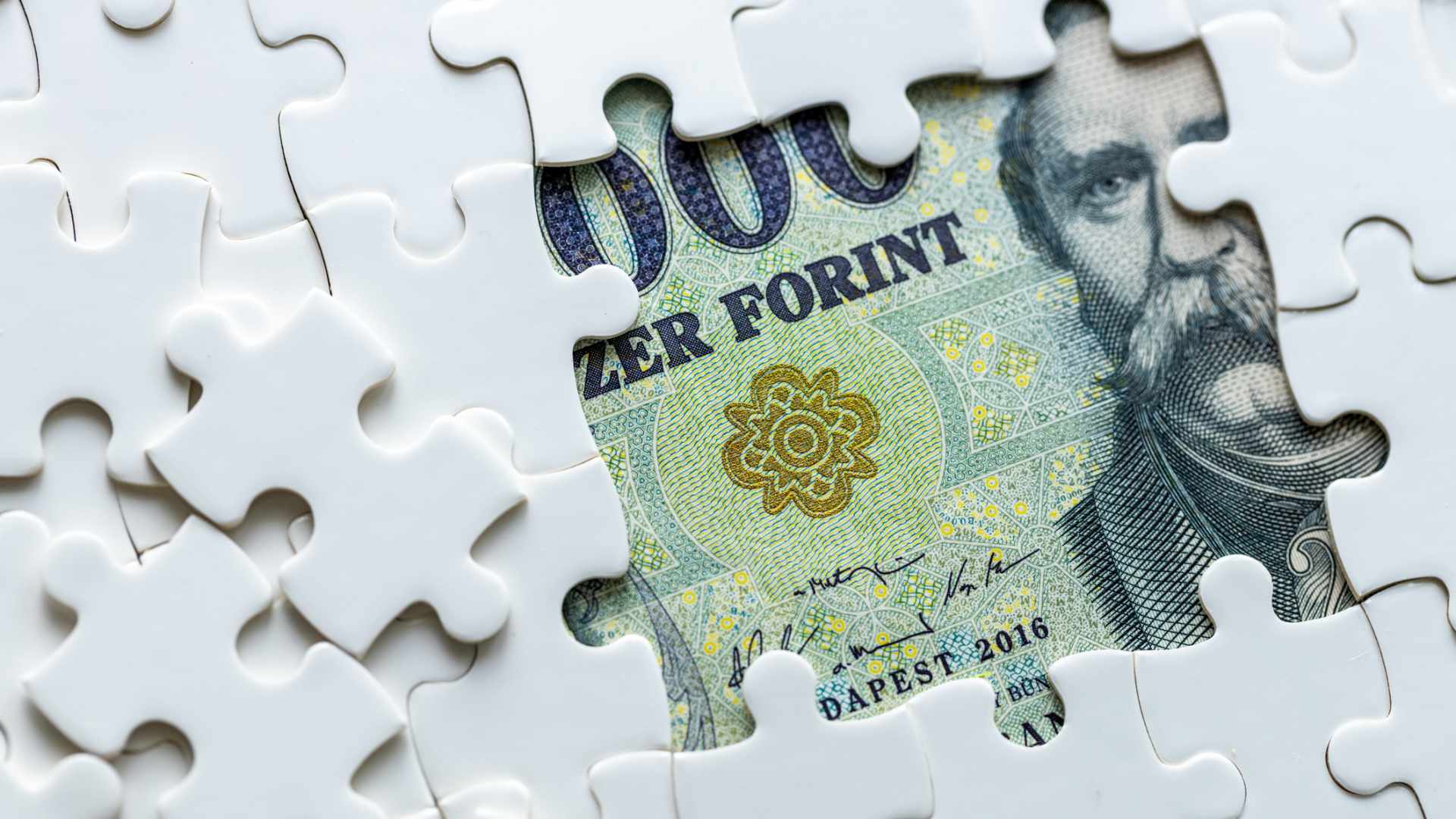 Government remains committed to reducing budget deficit and cutting state debt